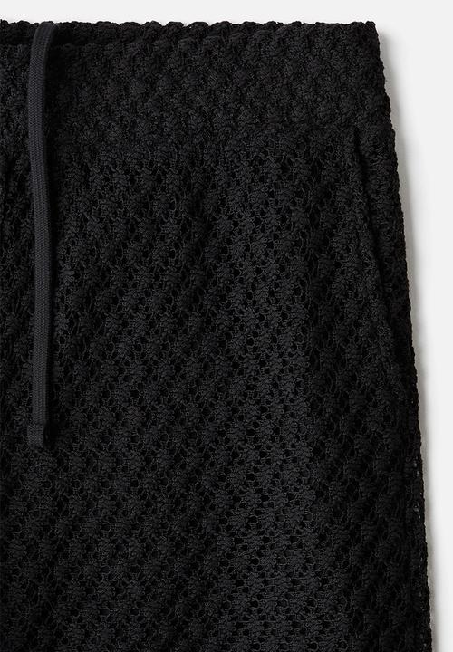 H&M - Relaxed fit crochet-look shorts - black
