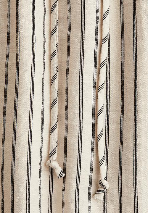 H&M - Drawstring shorts - cream striped