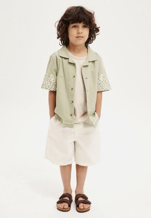 Cotton On - Eric easy short - white texture