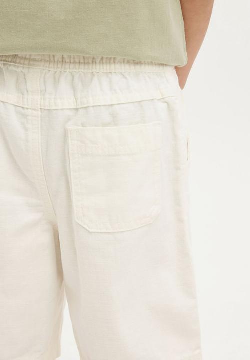 Cotton On - Eric easy short - white texture