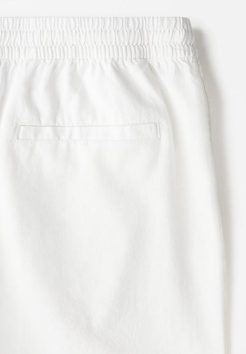 H&M - Regular fit linen-blend shorts - white