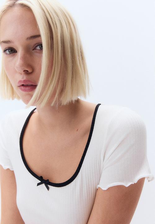 H&M - Overlock-detail flared-skirt dress - white