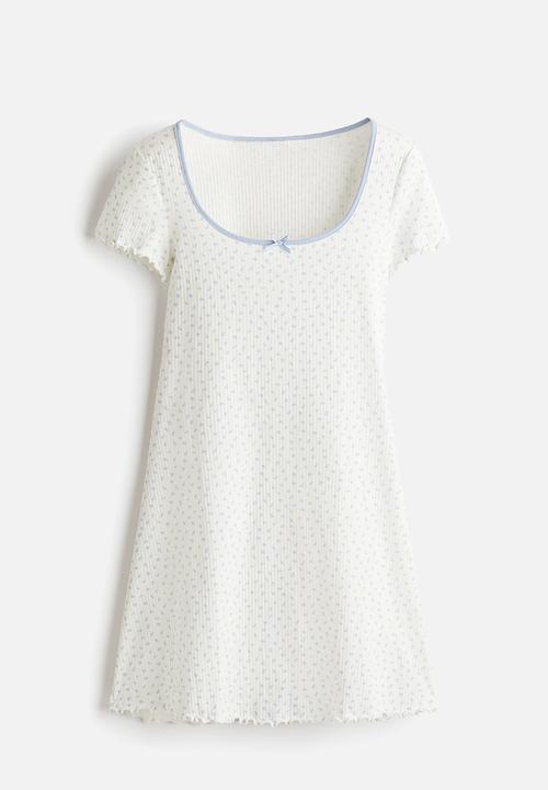 H&M - Overlock-detail flared-skirt dress - white floral 