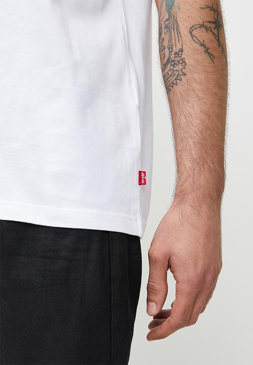 Levi’s® - Vintage Fit Graphic Tee - Bi Badge Bw 4 White Plus Graphic