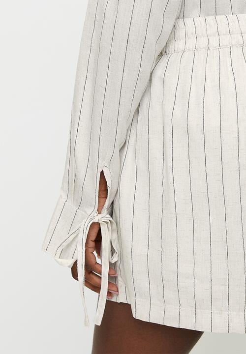 Brave Soul - Ladies Elasticated Waist Stripe Short - Ecru/Black