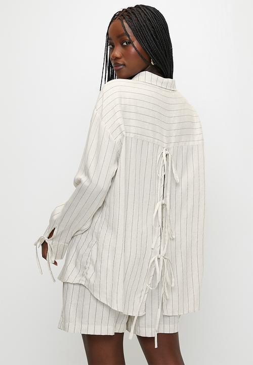 Ladies Long Sleeve Stripe Shirt With Tie Detail Open Back- Ecru/Black