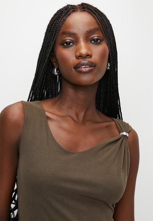 GUESS - Aimee Short sleeve Jewel Drap Top - Espresso Brown