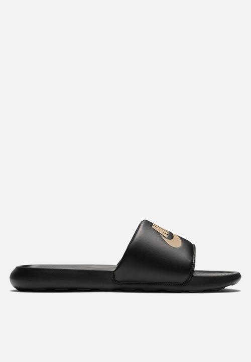 Nike - Nike Victori One - BLACK/METALLIC GOLD-BLACK