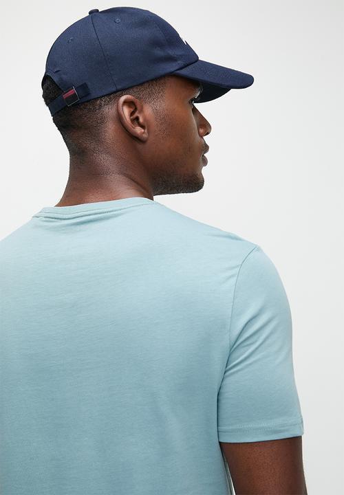 GUESS - Short sleeve Cn Triangle Tee - Honest Blue