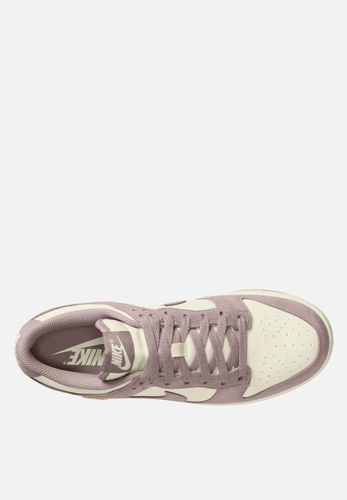 Nike - WMNS DUNK LOW