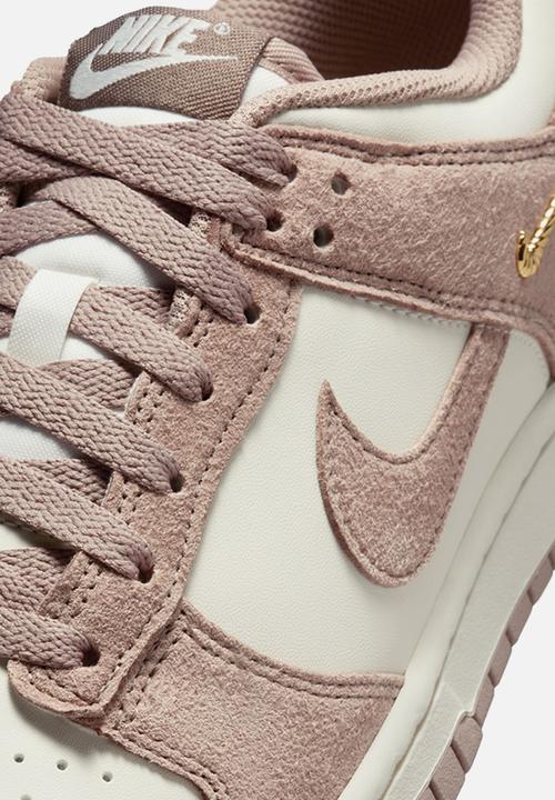 Nike - WMNS DUNK LOW