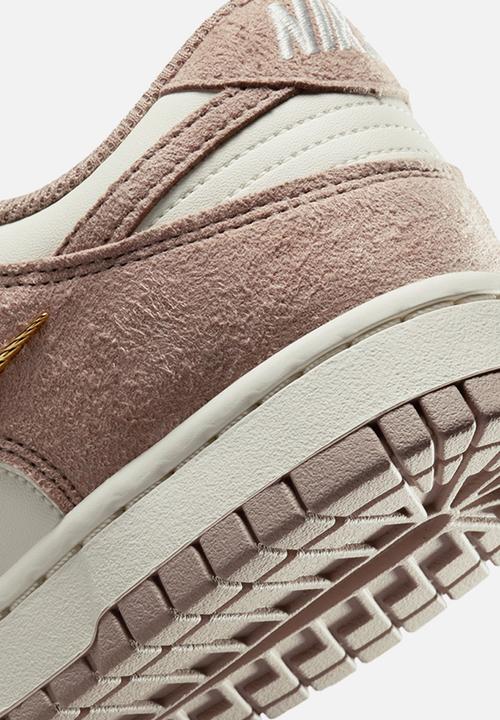 Nike - WMNS DUNK LOW