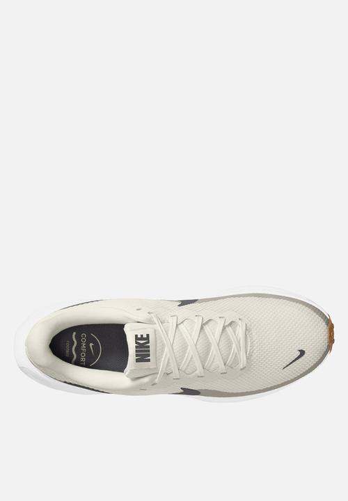 Nike - Revolution 8