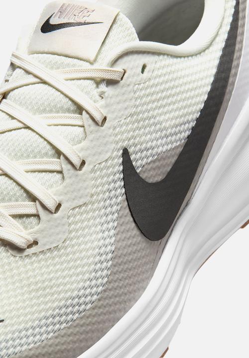 Nike - Revolution 8