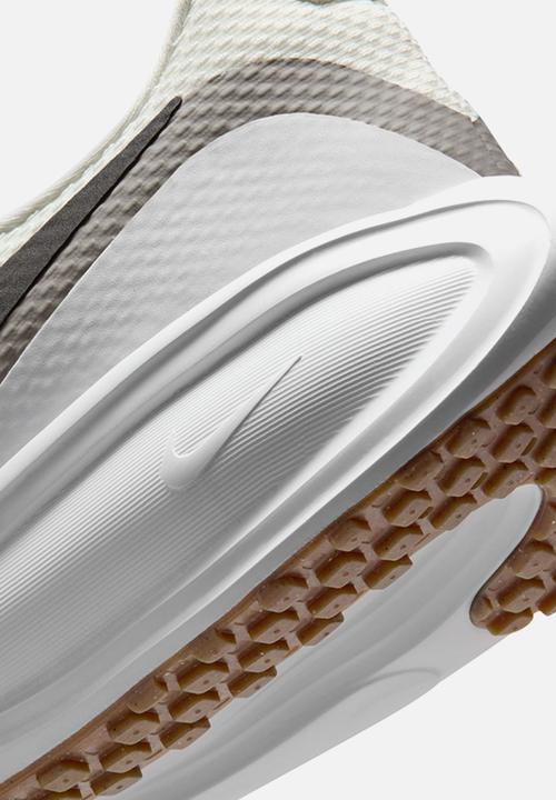 Nike - Revolution 8