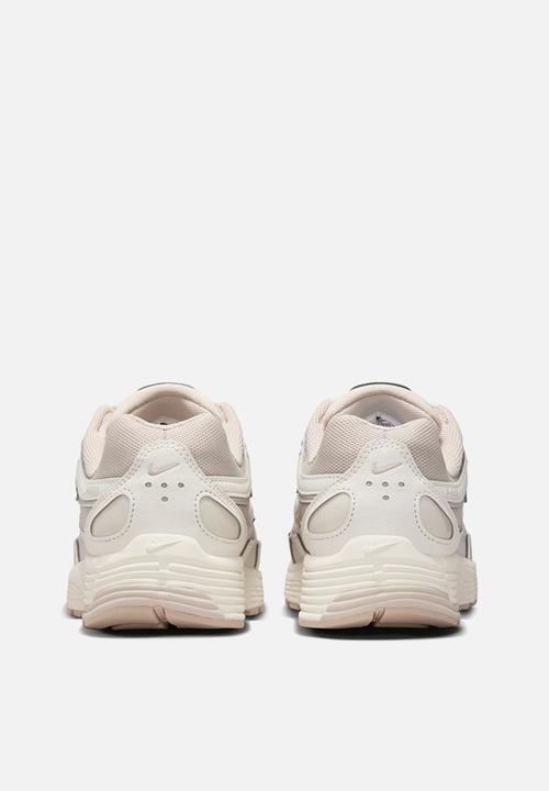 Nike - P-6000