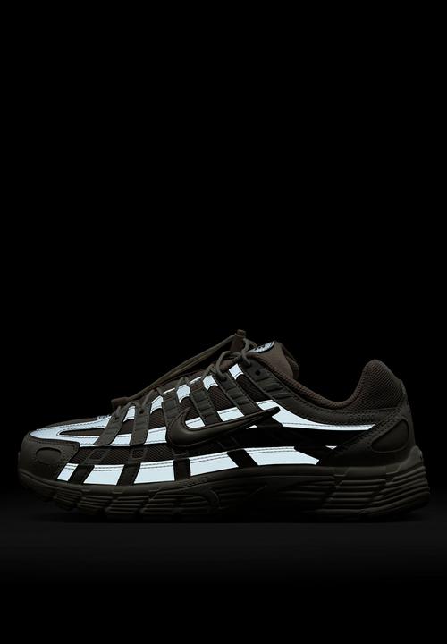 Nike - P-6000