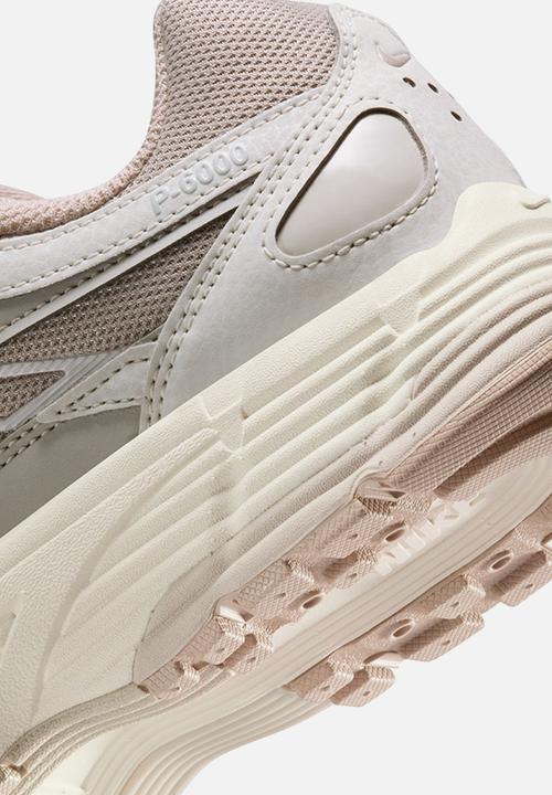 Nike - P-6000