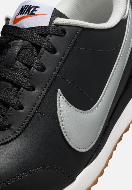 Nike - Pacific Leather