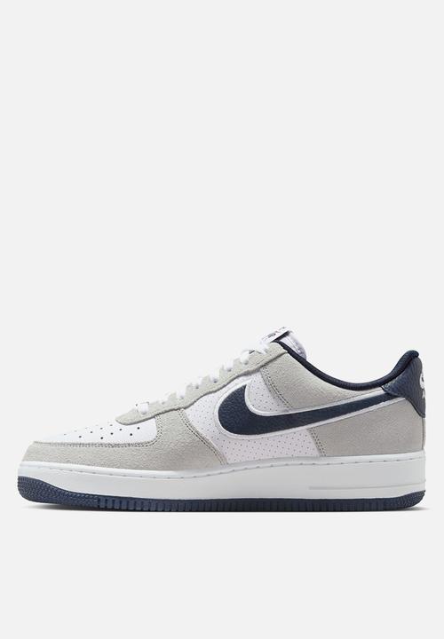 Nike - AIR FORCE 1 '07 LV8