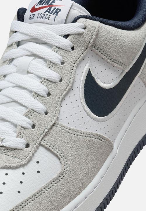 Nike - AIR FORCE 1 '07 LV8