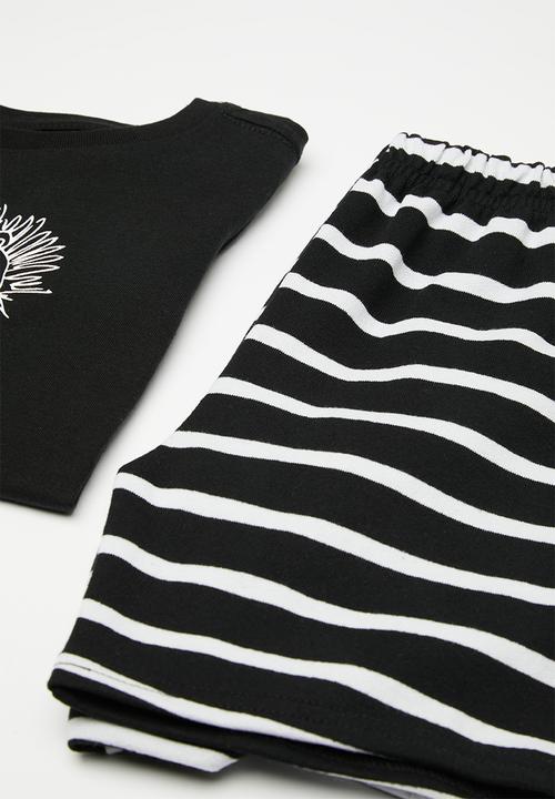 Pop Candy - Placement print top with striped shorts - black/lion