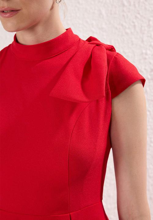 Trendyol - Crepe Midi Shoulder Detail Dress - Red