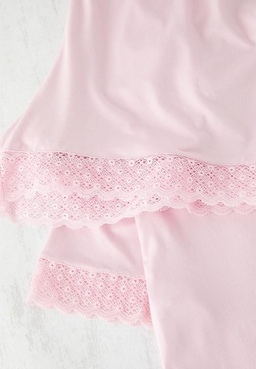 Trendyol - Dusty Rose V Neck Lace Viscose Shorts Knitted Pajama Set - pink