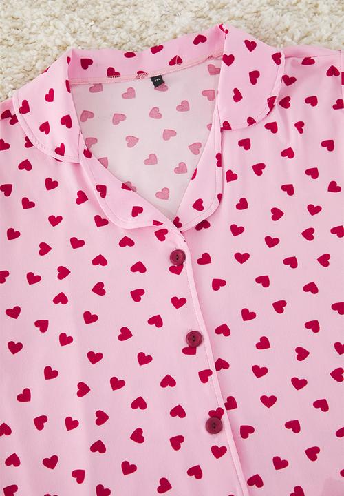 Trendyol - Heart Patterned Strawberry Patterned Milan Knitted Pajama Set - pink
