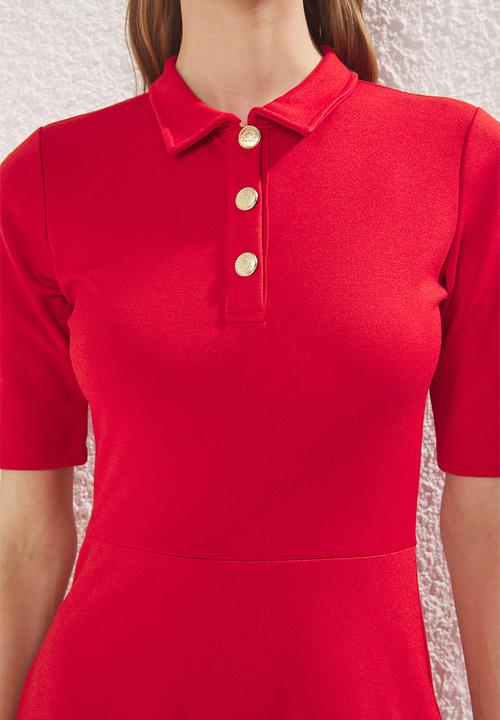 Trendyol - Buttoned collar three quarter sleeve skater/waist open midi knit dress - red