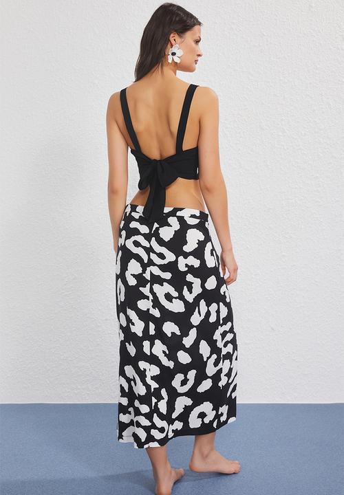 Trendyol - Batik Patterned Woven Beach Blouse Skirt Set - Black