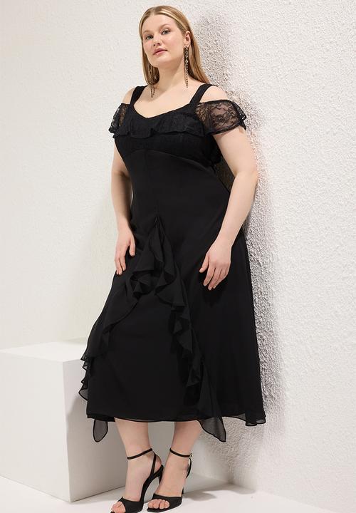 Lace detailed ruffle skirt plus size party/graduation/evening dress - black