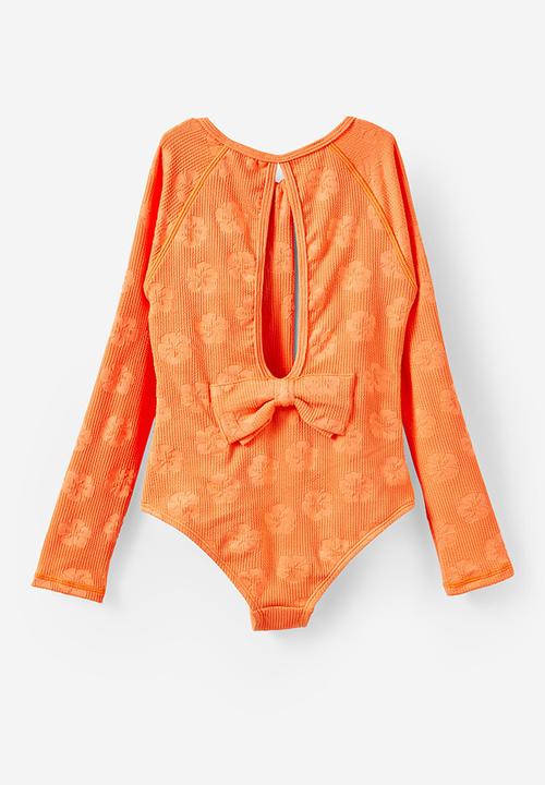 Cotton On - Lydia low bow one piece - mandarin/hibiscus crinkle