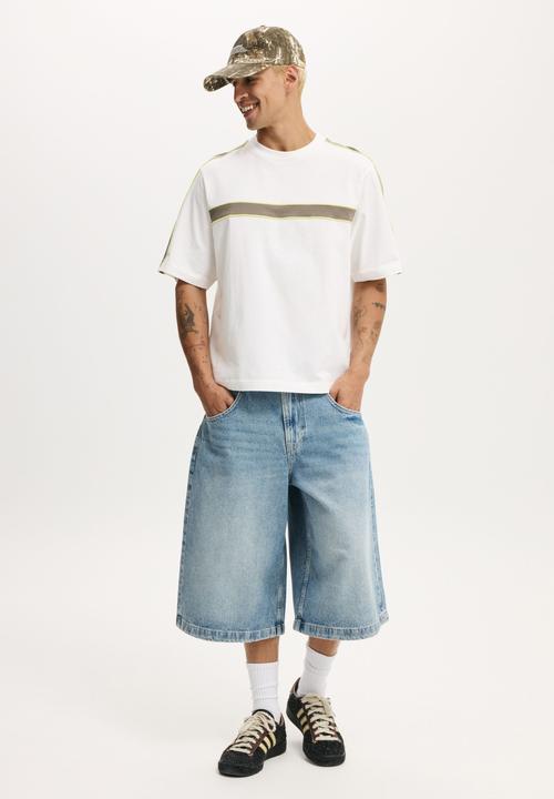 Cotton On - Cropped Fit Panel T-Shirt - Vintage White Contrast