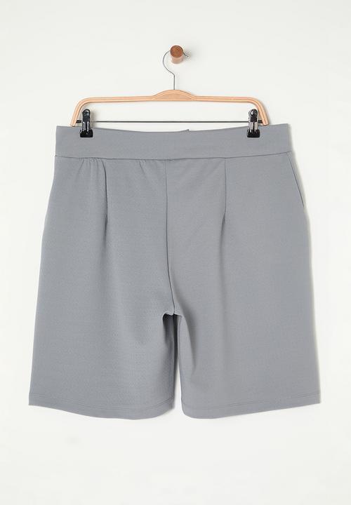 Trendyol - Pleat detail plus size knitted shorts & bermuda - gray