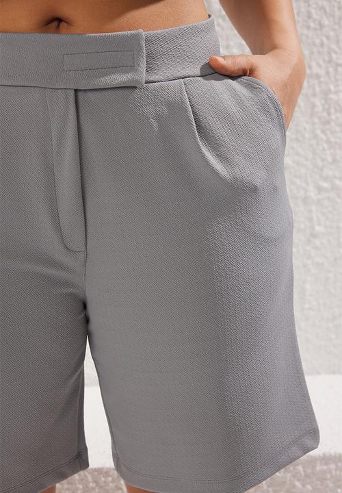 Trendyol - Pleat detail plus size knitted shorts & bermuda - gray