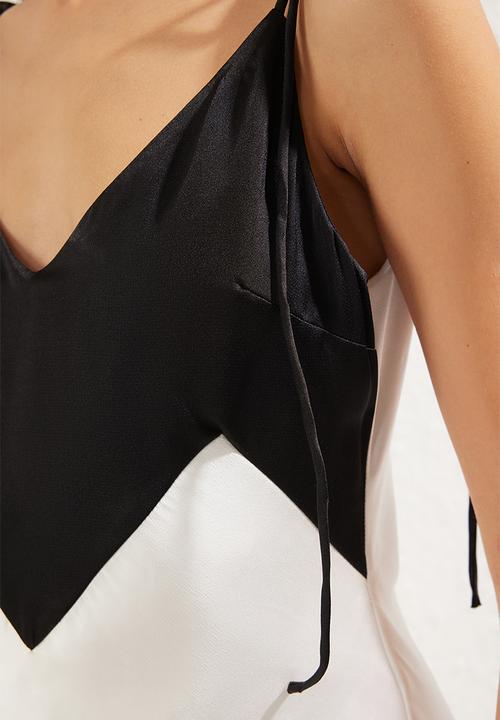 Trendyol - A-line satin woven midi evening dress - black white