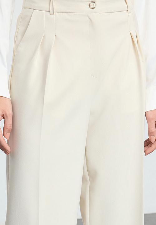 Trendyol - Pleated Wide Leg Woven Trousers - Ecru