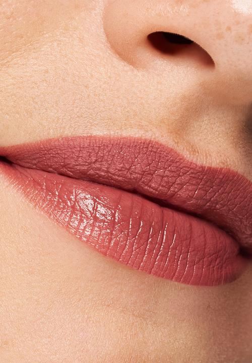 essence - Satin GLOW Luminous Shine Lipstick - 05 Chai There!