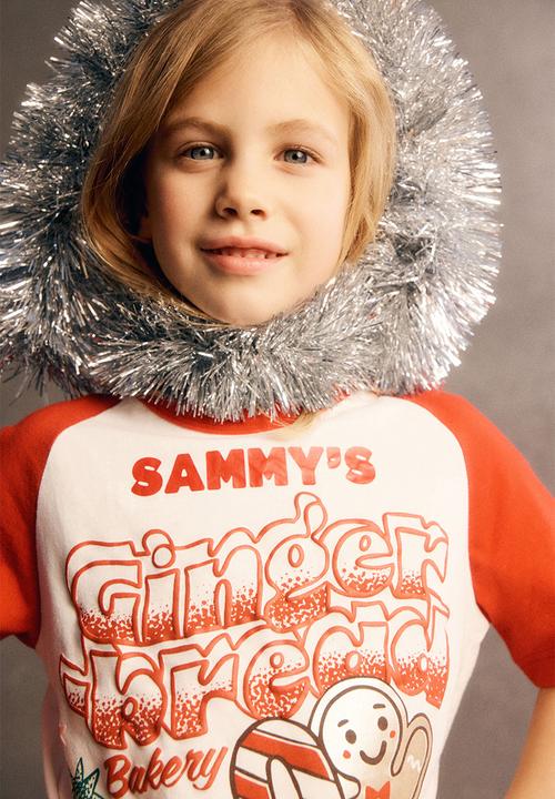 Cotton On - Kids  boxer pj set family christmas - varsity red gingham/gingerbread bakery