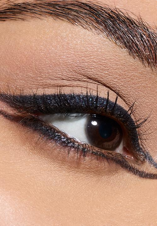 MAC - DAZZLE Metallic Single Eye Shadow Compact - Illuminaughty