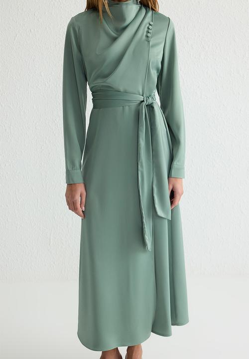Trendyol - Stand Collar Belted Satin Woven Evening Dress - mint