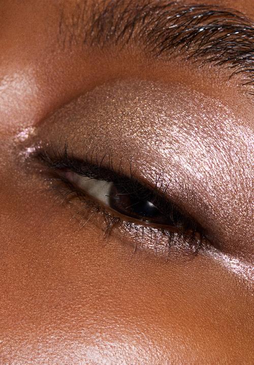MAC - DAZZLE Metallic Single Eye Shadow Compact - Yes To Sequins