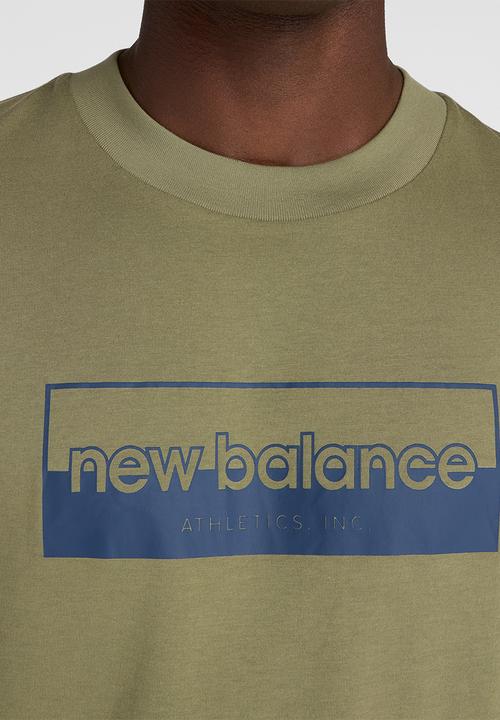 New Balance  - NB Sport Rectangular Logo Tee - Dark Olivine