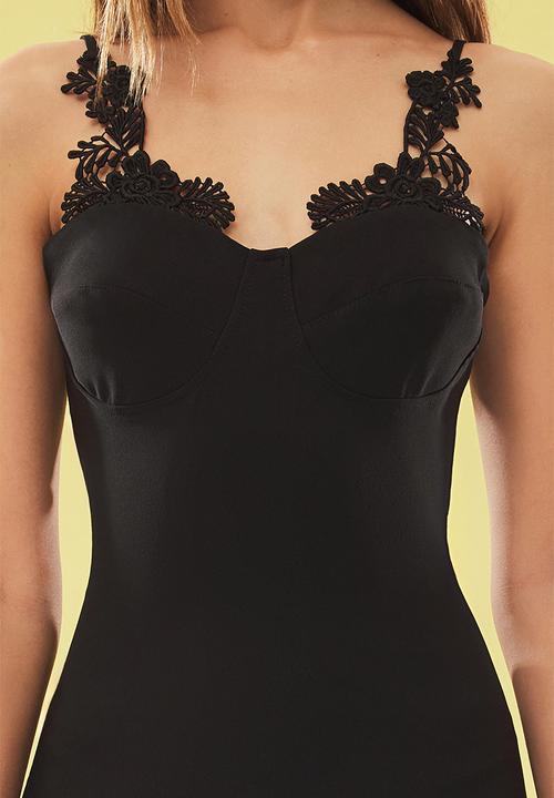 Trendyol - Bodycon Lace Detailed Woven Long Elegant Evening Dress - Black