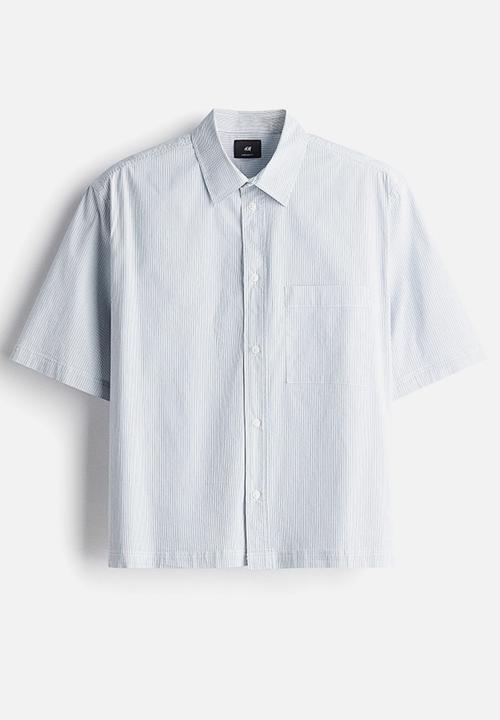 H&M - Oversized fit short-sleeved shirt - blue striped 