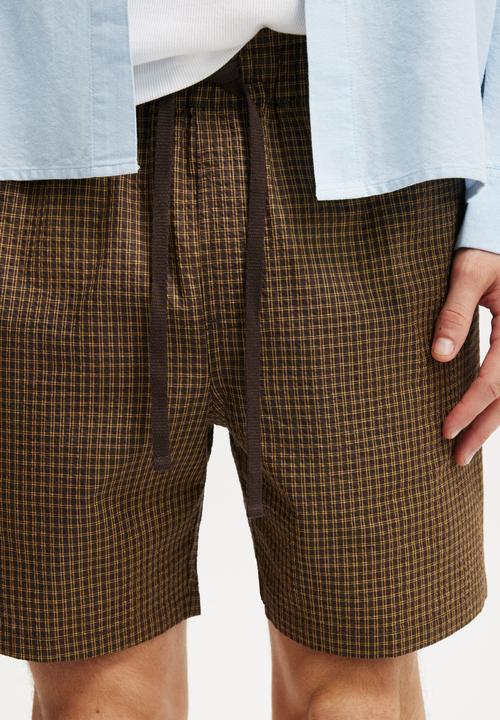 Cotton On - Easy Short - Brown Seersucker Check