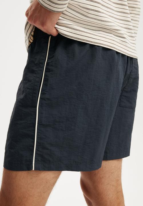 Cotton On - Everyday Short Short - Black Piping