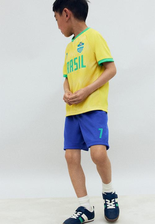 H&M - Football set - yellow brasil