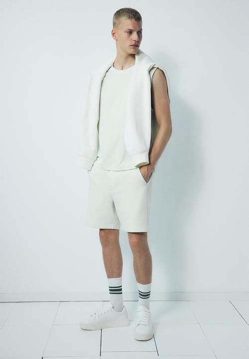 H&M - Regular fit sweatshorts - pale green 